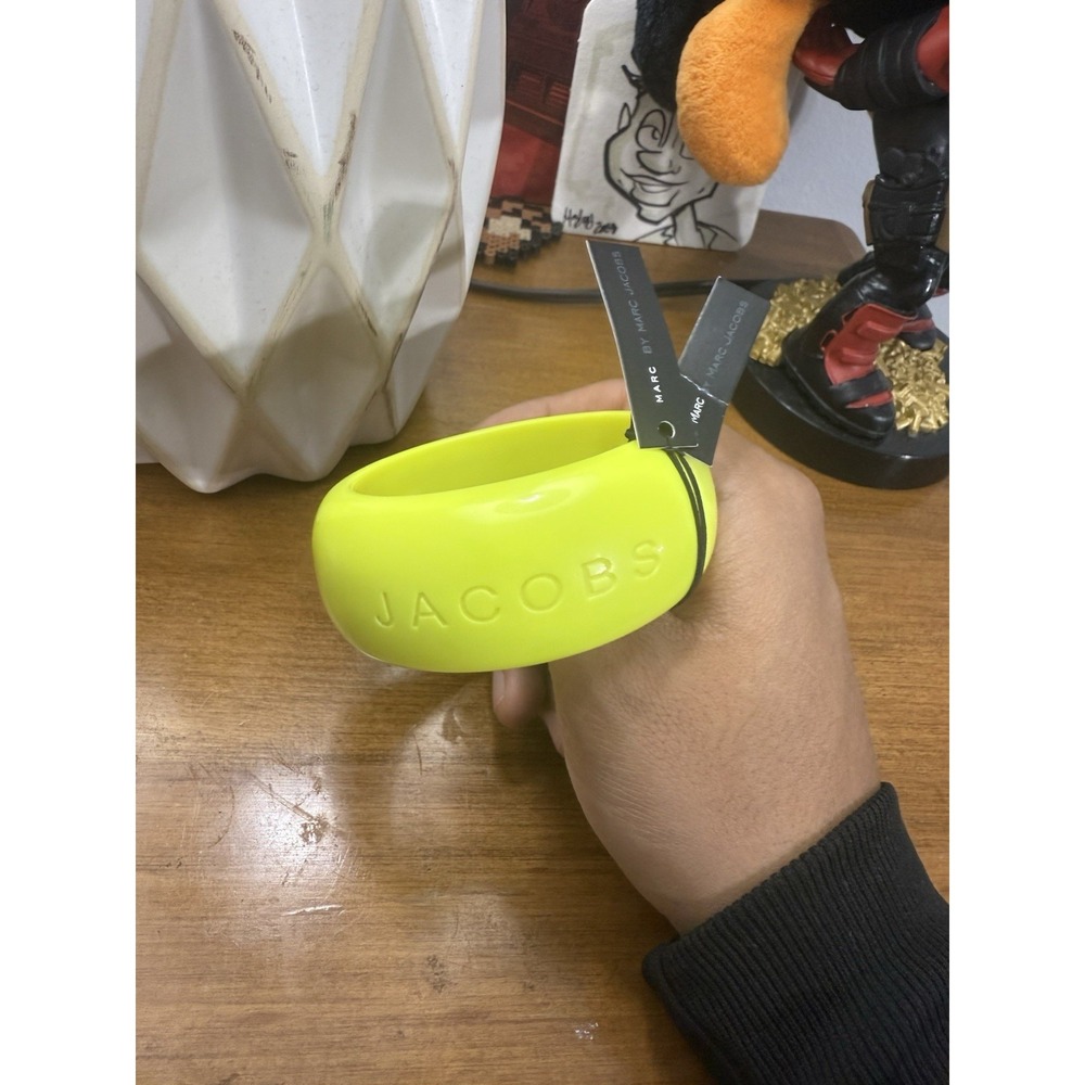 Marc by Marc‎ Jacobs yellow bangle